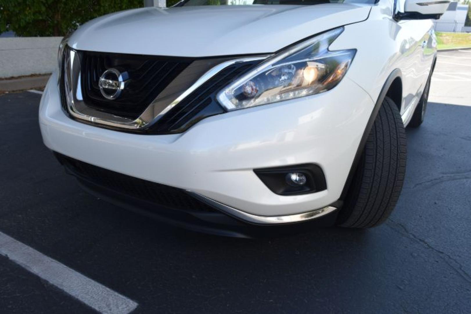 2018 Pearl White /Graphite Nissan Murano S (5N1AZ2MG2JN) with an 3.5L V6 DOHC 24V engine, CVT transmission, located at 11056 N 23rd Dr #101, Phoenix, AZ, 85029, (623) 434-4252, 33.587704, -112.109962 - Photo#35