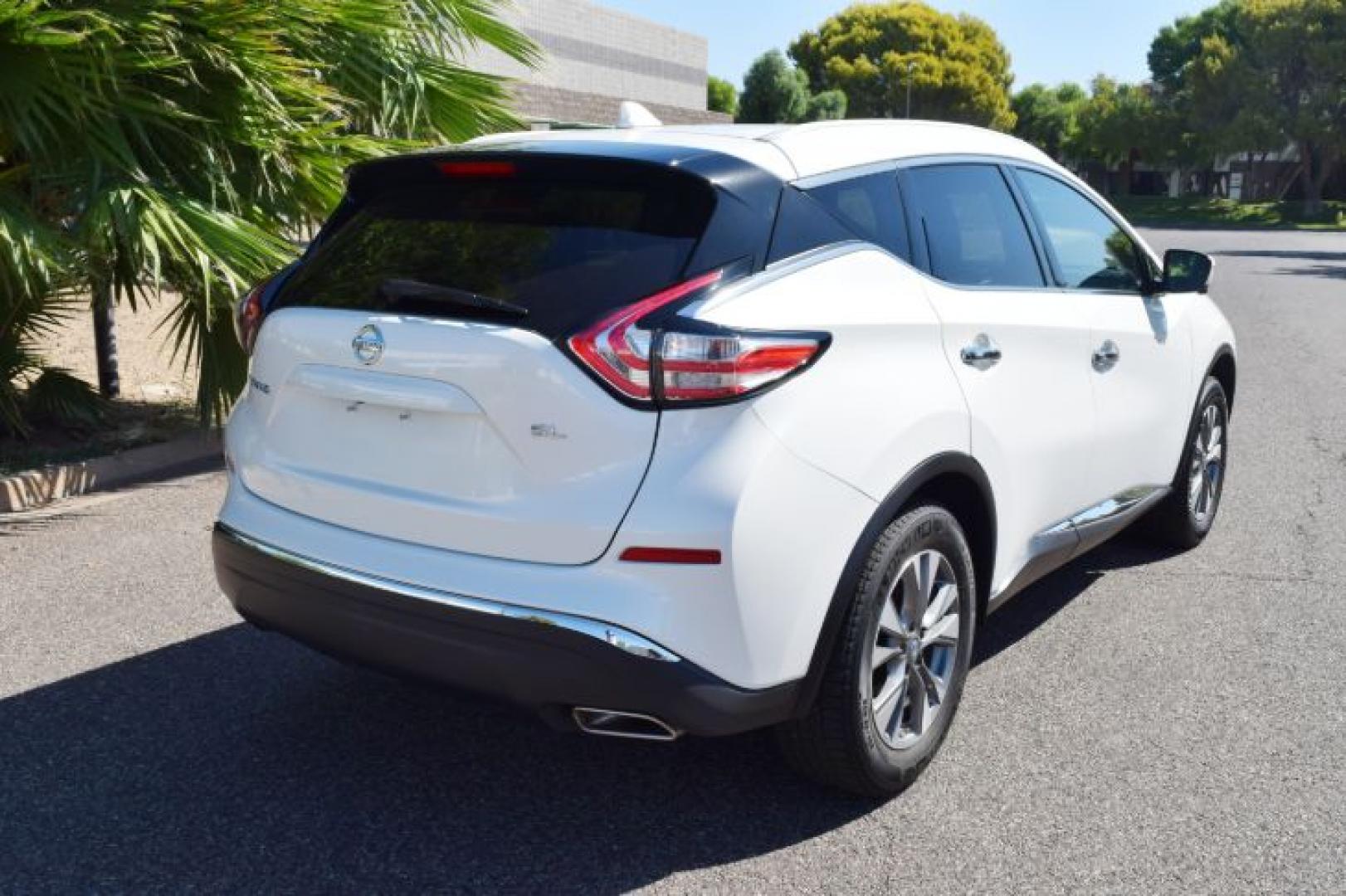 2018 Pearl White /Graphite Nissan Murano S (5N1AZ2MG2JN) with an 3.5L V6 DOHC 24V engine, CVT transmission, located at 11056 N 23rd Dr #101, Phoenix, AZ, 85029, (623) 434-4252, 33.587704, -112.109962 - Photo#5