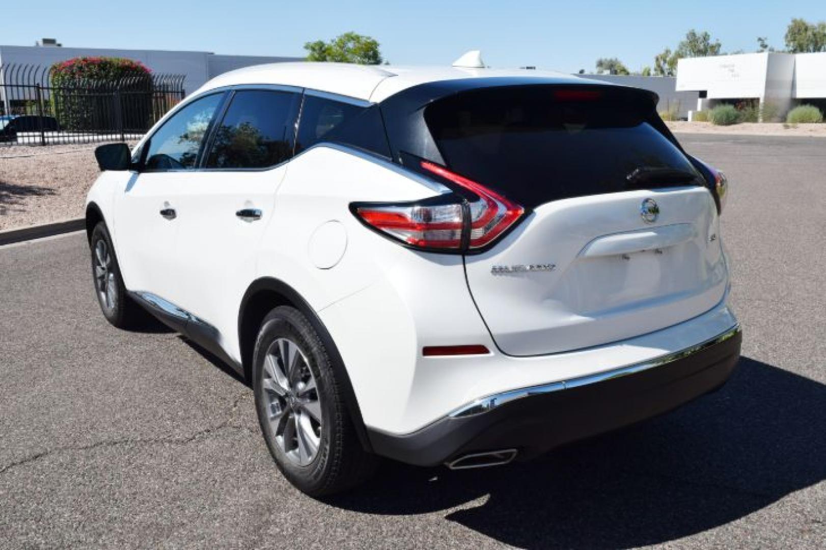 2018 Pearl White /Graphite Nissan Murano S (5N1AZ2MG2JN) with an 3.5L V6 DOHC 24V engine, CVT transmission, located at 11056 N 23rd Dr #101, Phoenix, AZ, 85029, (623) 434-4252, 33.587704, -112.109962 - Photo#6