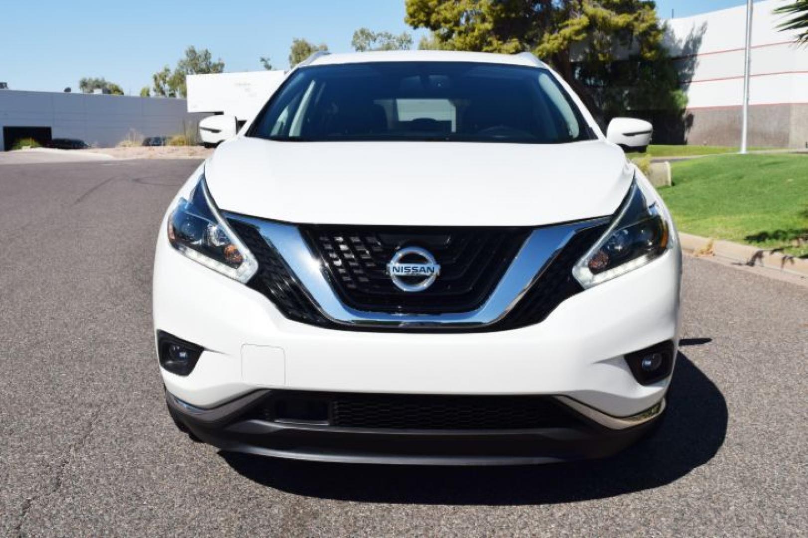 2018 Pearl White /Graphite Nissan Murano S (5N1AZ2MG2JN) with an 3.5L V6 DOHC 24V engine, CVT transmission, located at 11056 N 23rd Dr #101, Phoenix, AZ, 85029, (623) 434-4252, 33.587704, -112.109962 - Photo#8