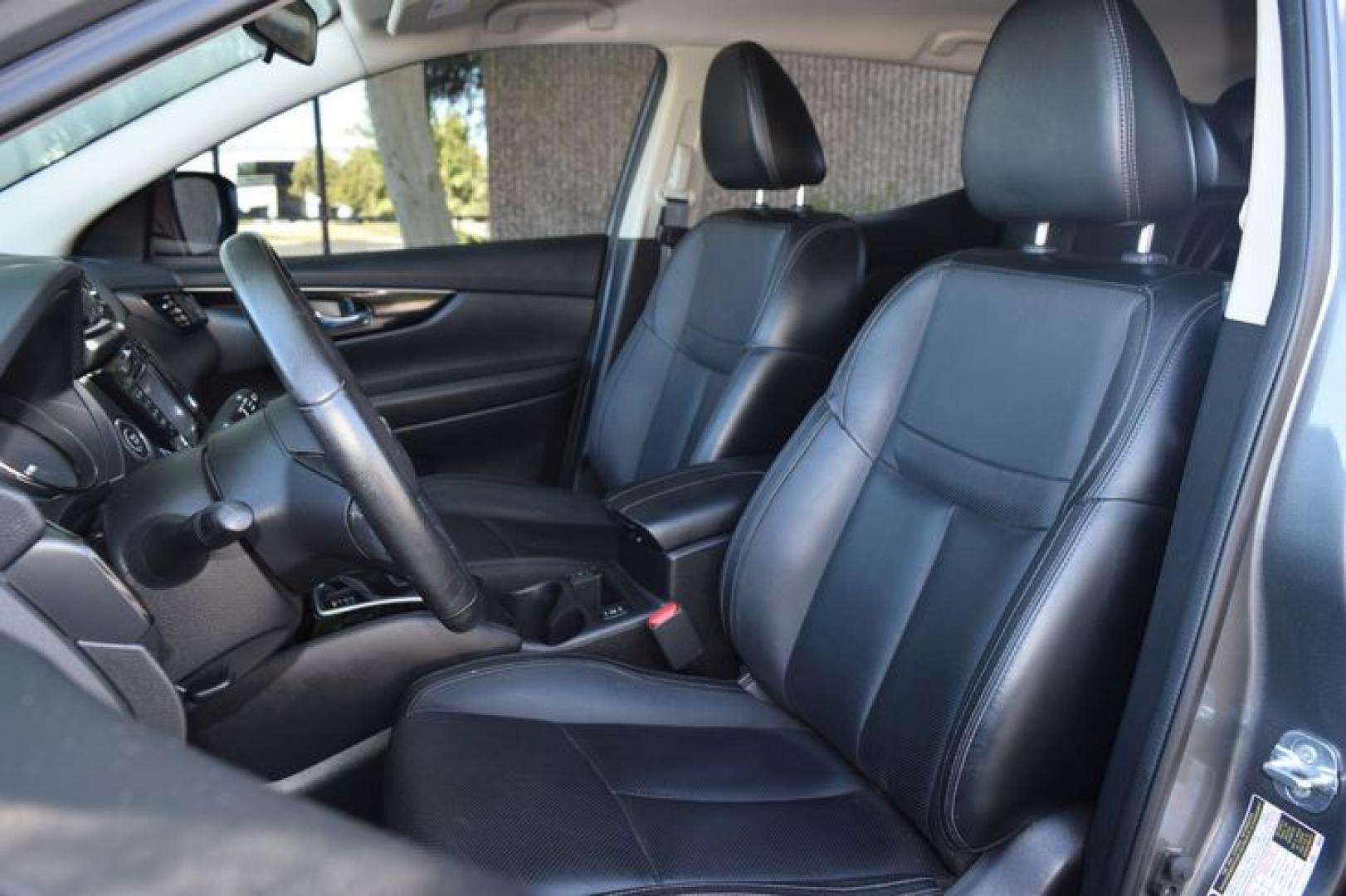 2017 Gun Metallic /Charcoal Nissan Rogue Sport SL (JN1BJ1CP5HW) with an 2.0L L4 DOHC 16V engine, CVT transmission, located at 11056 N 23rd Dr #101, Phoenix, AZ, 85029, (623) 434-4252, 33.587704, -112.109962 - Photo#9