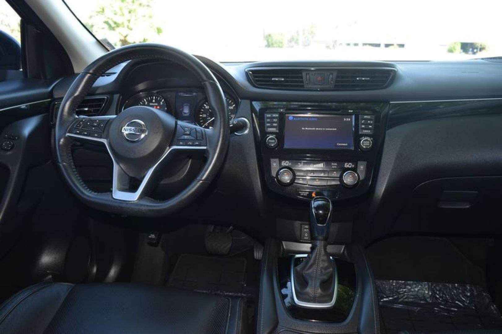 2017 Gun Metallic /Charcoal Nissan Rogue Sport SL (JN1BJ1CP5HW) with an 2.0L L4 DOHC 16V engine, CVT transmission, located at 11056 N 23rd Dr #101, Phoenix, AZ, 85029, (623) 434-4252, 33.587704, -112.109962 - Photo#15