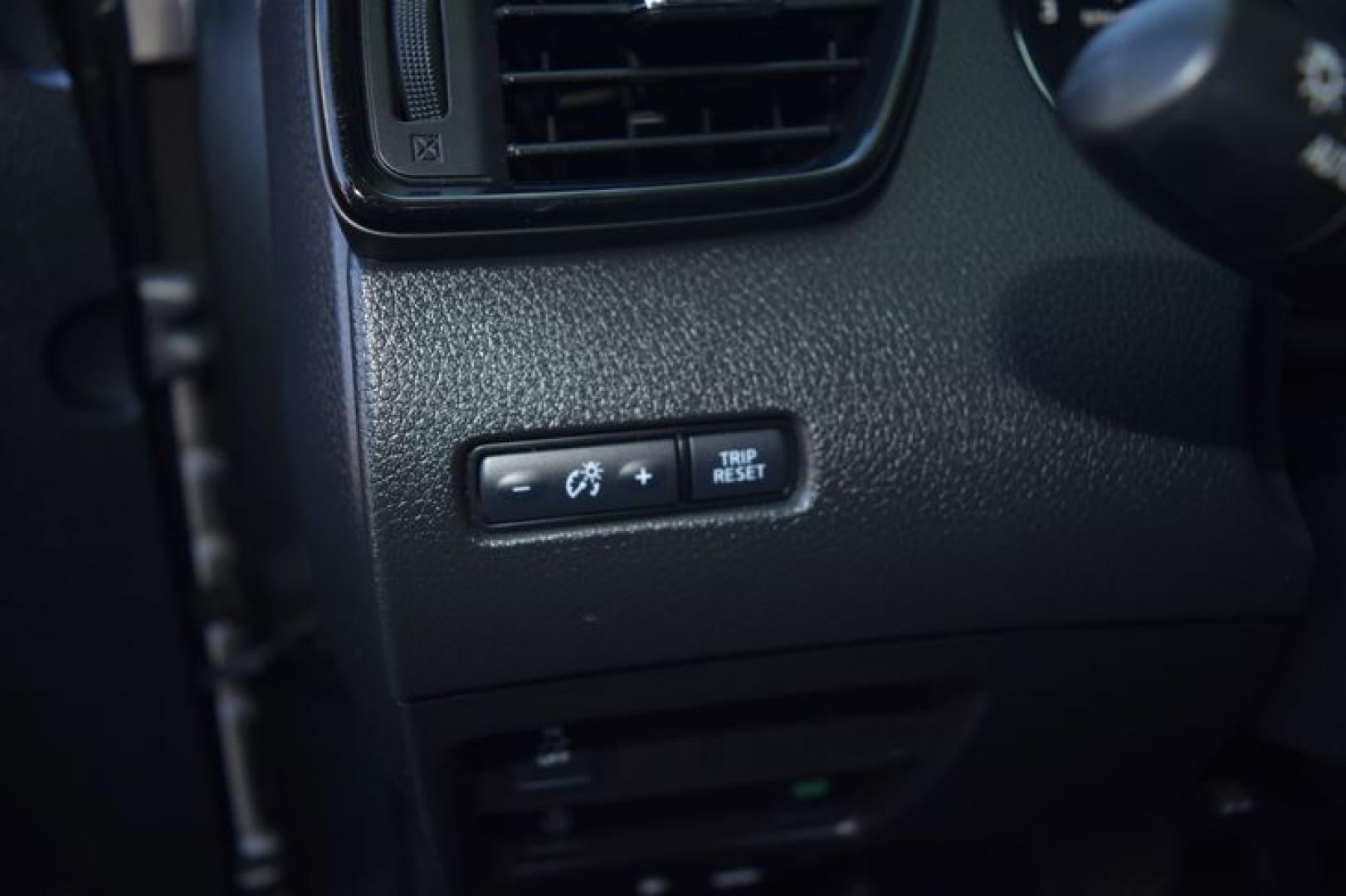 2017 Gun Metallic /Charcoal Nissan Rogue Sport SL (JN1BJ1CP5HW) with an 2.0L L4 DOHC 16V engine, CVT transmission, located at 11056 N 23rd Dr #101, Phoenix, AZ, 85029, (623) 434-4252, 33.587704, -112.109962 - Photo#20