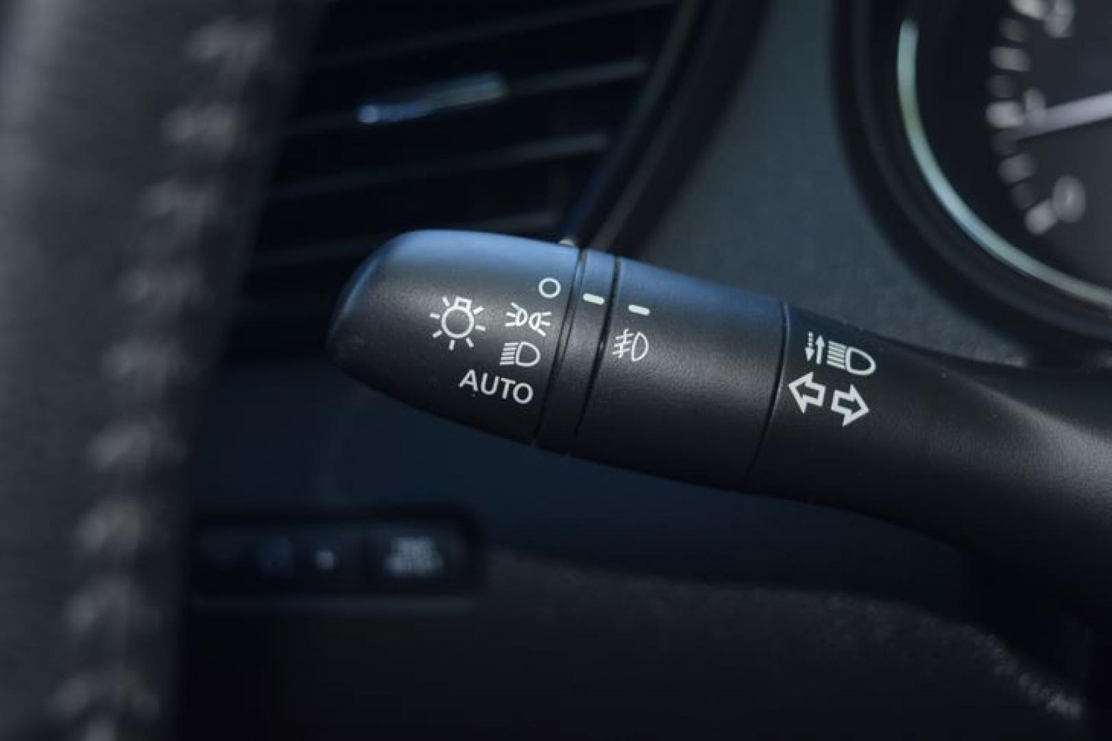 2017 Gun Metallic /Charcoal Nissan Rogue Sport SL (JN1BJ1CP5HW) with an 2.0L L4 DOHC 16V engine, CVT transmission, located at 11056 N 23rd Dr #101, Phoenix, AZ, 85029, (623) 434-4252, 33.587704, -112.109962 - Photo#28