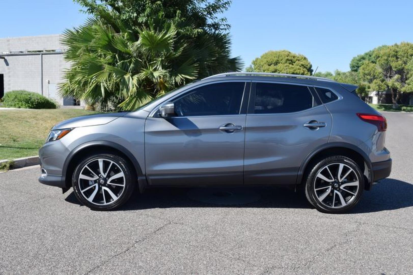 2017 Gun Metallic /Charcoal Nissan Rogue Sport SL (JN1BJ1CP5HW) with an 2.0L L4 DOHC 16V engine, CVT transmission, located at 11056 N 23rd Dr #101, Phoenix, AZ, 85029, (623) 434-4252, 33.587704, -112.109962 - Photo#4