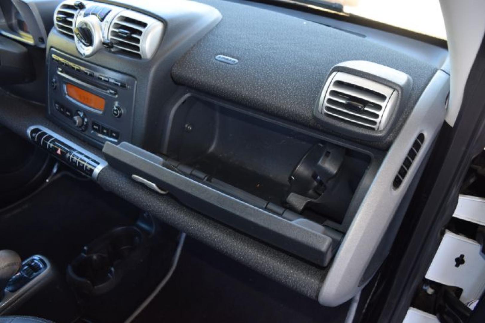 2008 /Black smart Fortwo Passion (WMEEJ31X88K) with an 1.0L L3 DOHC 12V engine, 5-Speed Manual Overdrive transmission, located at 11056 N 23rd Dr #101, Phoenix, AZ, 85029, (623) 434-4252, 33.587704, -112.109962 - Photo#24