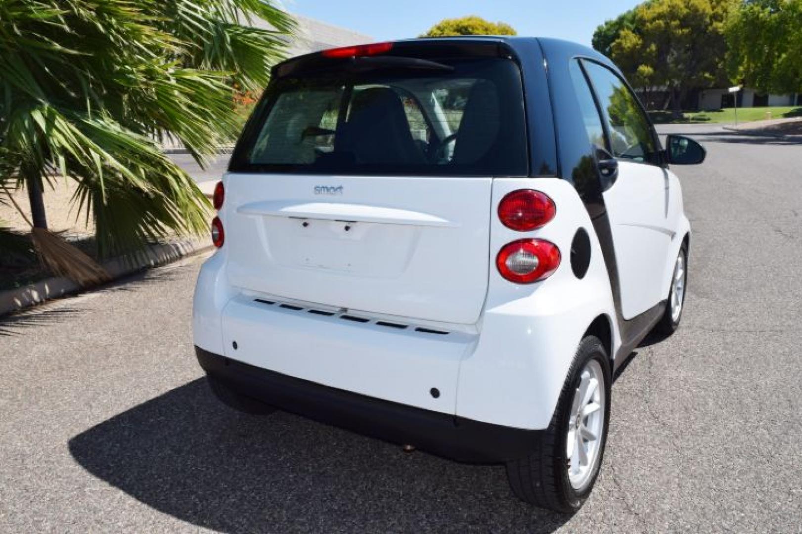 2008 /Black smart Fortwo Passion (WMEEJ31X88K) with an 1.0L L3 DOHC 12V engine, 5-Speed Manual Overdrive transmission, located at 11056 N 23rd Dr #101, Phoenix, AZ, 85029, (623) 434-4252, 33.587704, -112.109962 - Photo#5