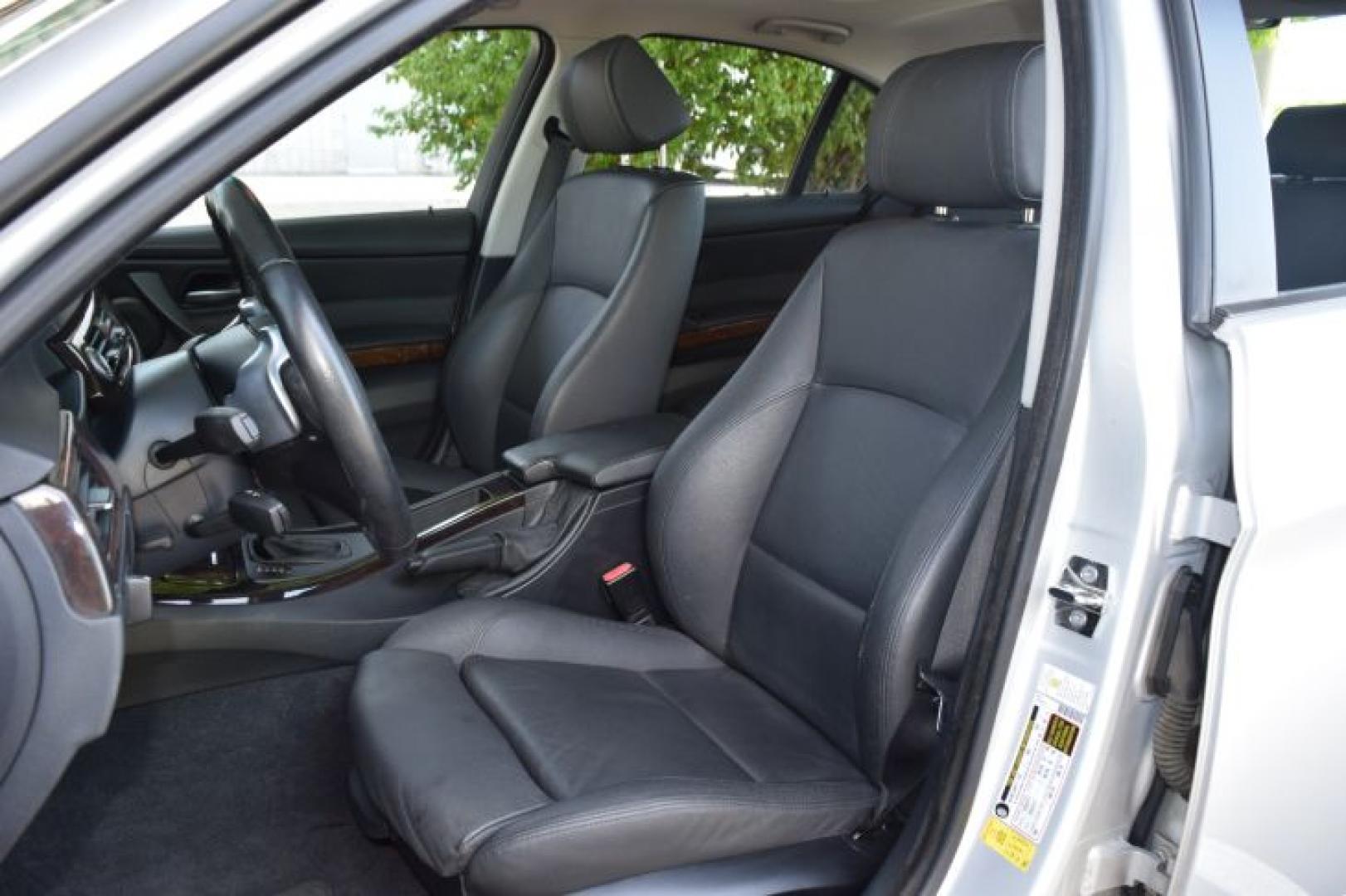 2008 Titanium Silver Metallic /Black BMW 3-Series 328xi (WBAVC73548K) with an 3.0L L6 DOHC 24V engine, Manual transmission, located at 11056 N 23rd Dr #101, Phoenix, AZ, 85029, (623) 434-4252, 33.587704, -112.109962 - Photo#10