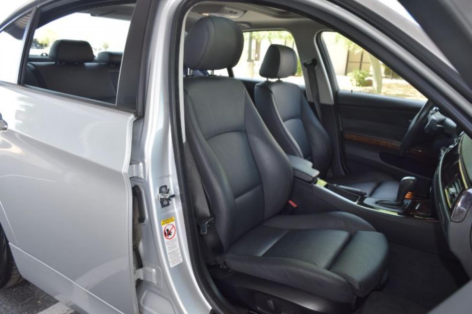 2008 Titanium Silver Metallic /Black BMW 3-Series 328xi (WBAVC73548K) with an 3.0L L6 DOHC 24V engine, Manual transmission, located at 11056 N 23rd Dr #101, Phoenix, AZ, 85029, (623) 434-4252, 33.587704, -112.109962 - Photo#12