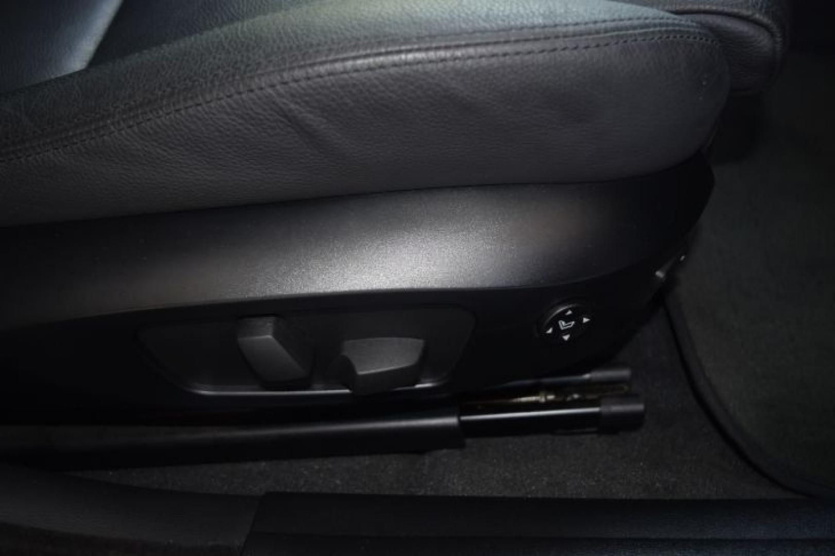 2008 Titanium Silver Metallic /Black BMW 3-Series 328xi (WBAVC73548K) with an 3.0L L6 DOHC 24V engine, Manual transmission, located at 11056 N 23rd Dr #101, Phoenix, AZ, 85029, (623) 434-4252, 33.587704, -112.109962 - Photo#20