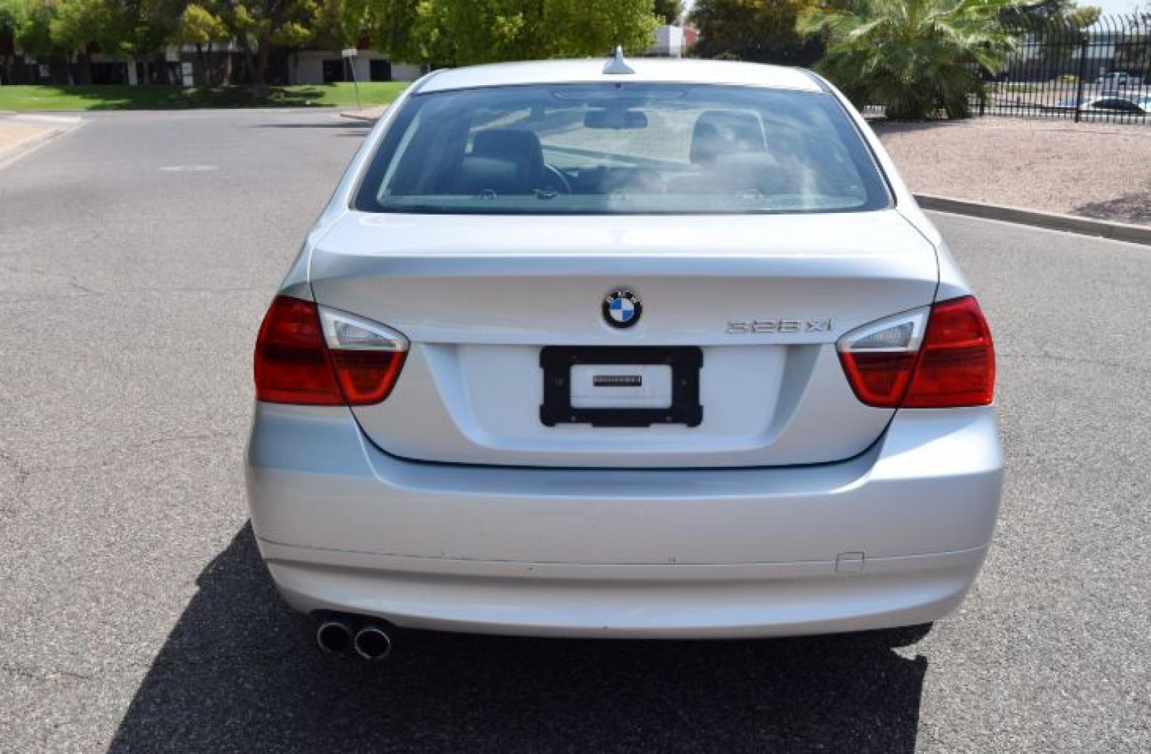 2008 Titanium Silver Metallic /Black BMW 3-Series 328xi (WBAVC73548K) with an 3.0L L6 DOHC 24V engine, Manual transmission, located at 11056 N 23rd Dr #101, Phoenix, AZ, 85029, (623) 434-4252, 33.587704, -112.109962 - Photo#7