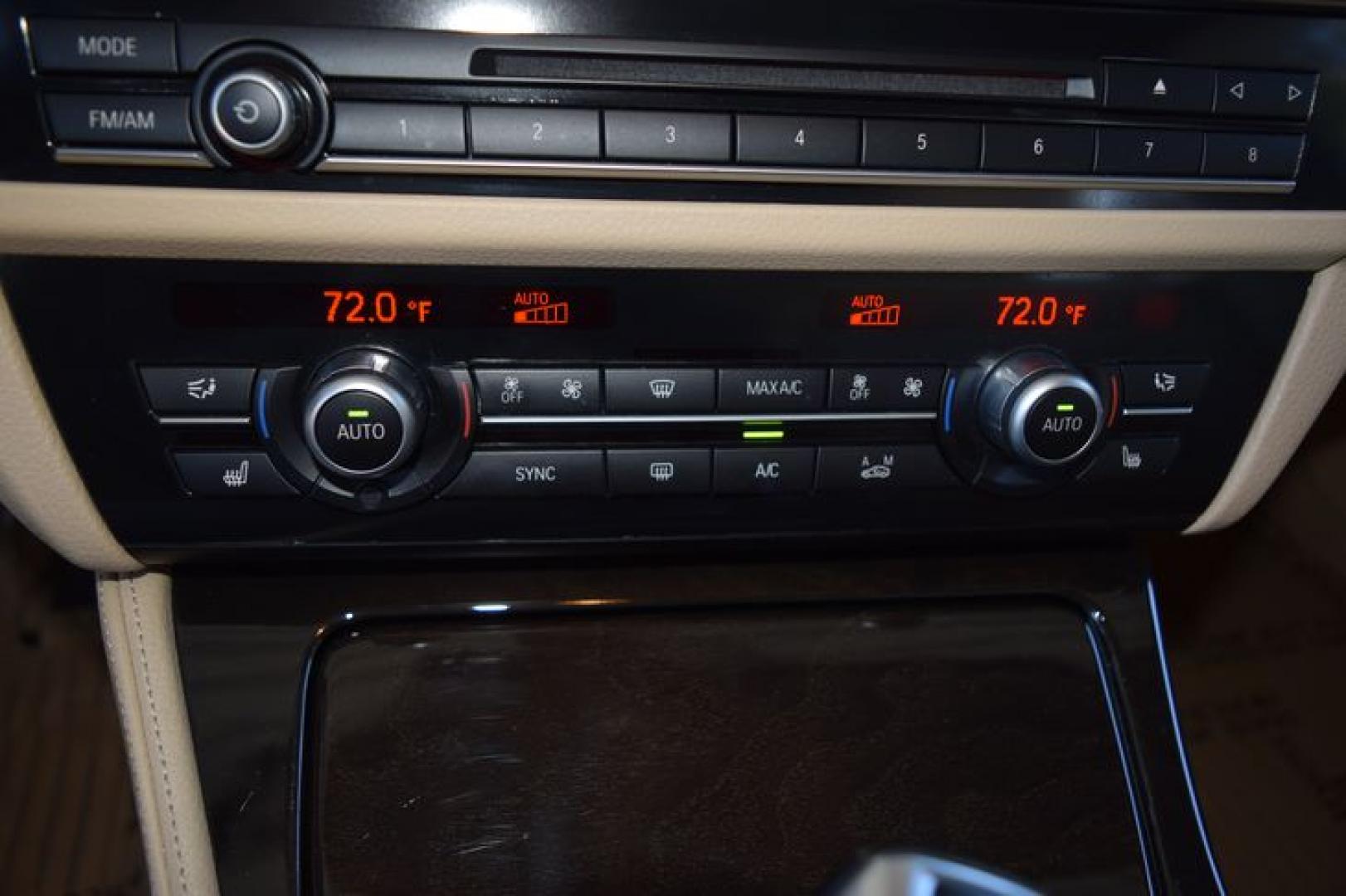 2014 Jet Black /Venetian Beige BMW 5-Series 535i (WBA5B1C52ED) with an 3.0L L6 DOHC 24V engine, Automatic transmission, located at 11056 N 23rd Dr #101, Phoenix, AZ, 85029, (623) 434-4252, 33.587704, -112.109962 - Photo#20