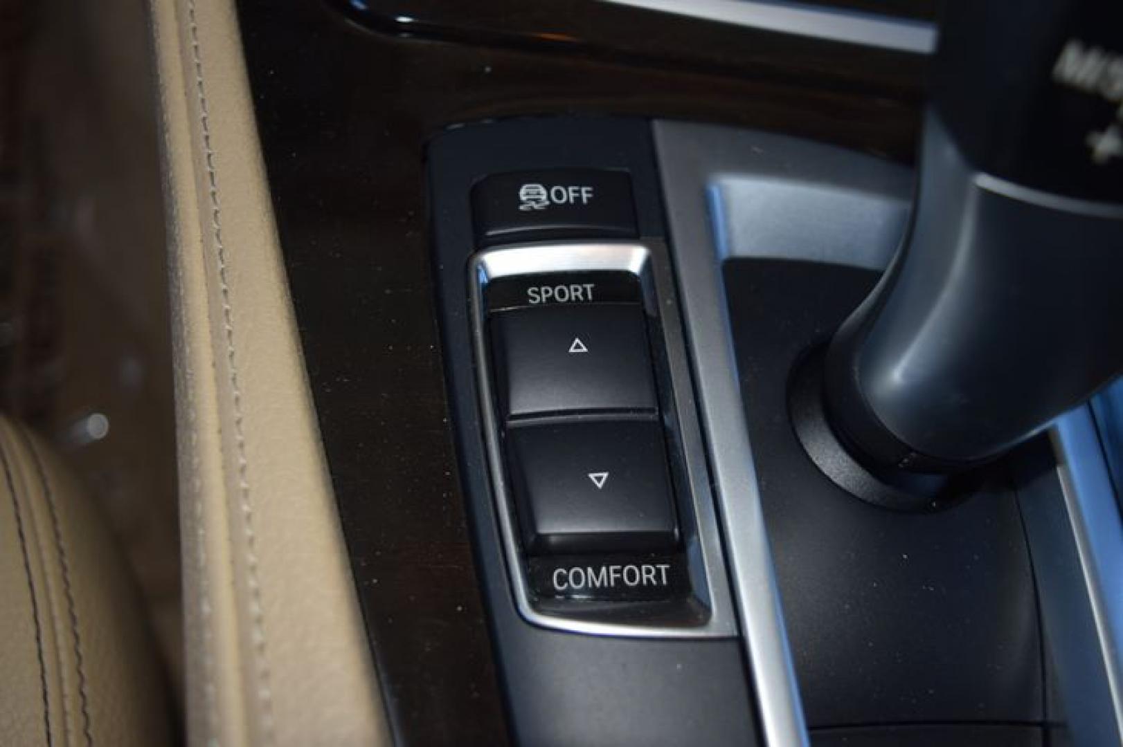 2014 Jet Black /Venetian Beige BMW 5-Series 535i (WBA5B1C52ED) with an 3.0L L6 DOHC 24V engine, Automatic transmission, located at 11056 N 23rd Dr #101, Phoenix, AZ, 85029, (623) 434-4252, 33.587704, -112.109962 - Photo#22