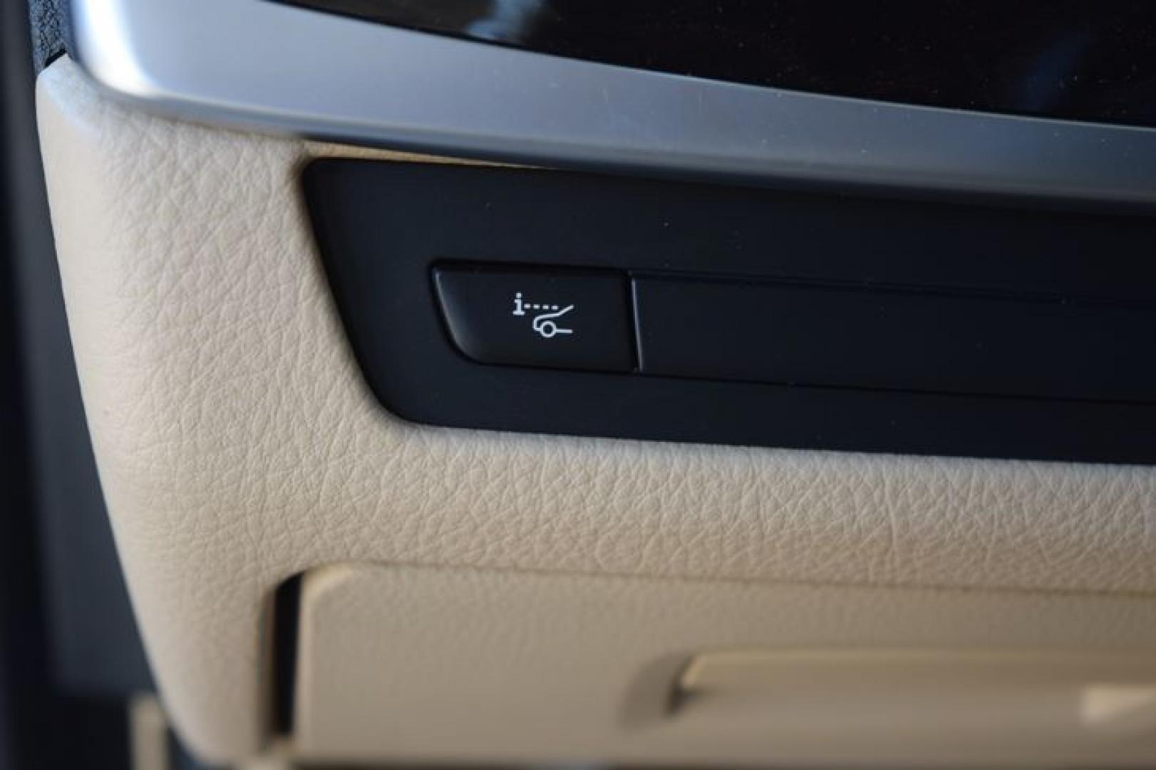 2014 Jet Black /Venetian Beige BMW 5-Series 535i (WBA5B1C52ED) with an 3.0L L6 DOHC 24V engine, Automatic transmission, located at 11056 N 23rd Dr #101, Phoenix, AZ, 85029, (623) 434-4252, 33.587704, -112.109962 - Photo#28