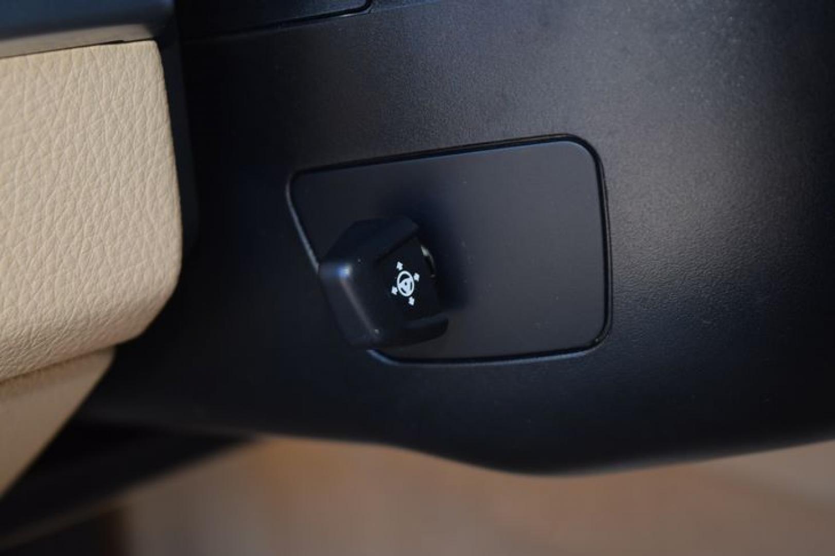 2014 Jet Black /Venetian Beige BMW 5-Series 535i (WBA5B1C52ED) with an 3.0L L6 DOHC 24V engine, Automatic transmission, located at 11056 N 23rd Dr #101, Phoenix, AZ, 85029, (623) 434-4252, 33.587704, -112.109962 - Photo#32