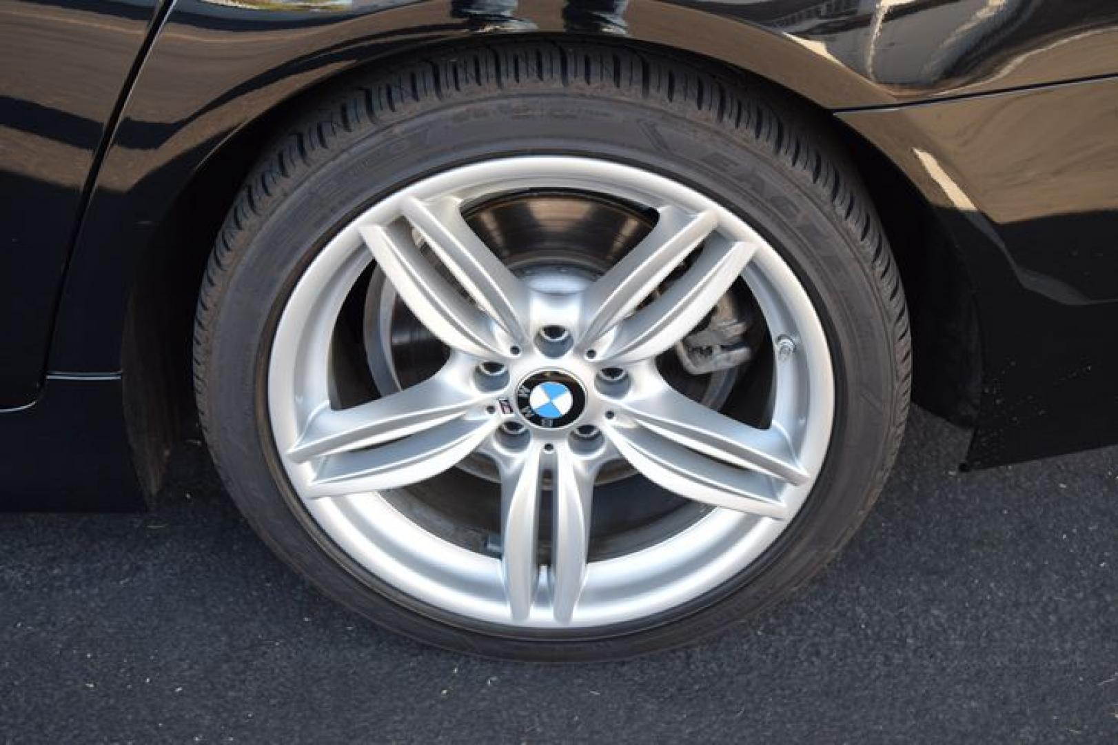 2014 Jet Black /Venetian Beige BMW 5-Series 535i (WBA5B1C52ED) with an 3.0L L6 DOHC 24V engine, Automatic transmission, located at 11056 N 23rd Dr #101, Phoenix, AZ, 85029, (623) 434-4252, 33.587704, -112.109962 - Photo#36