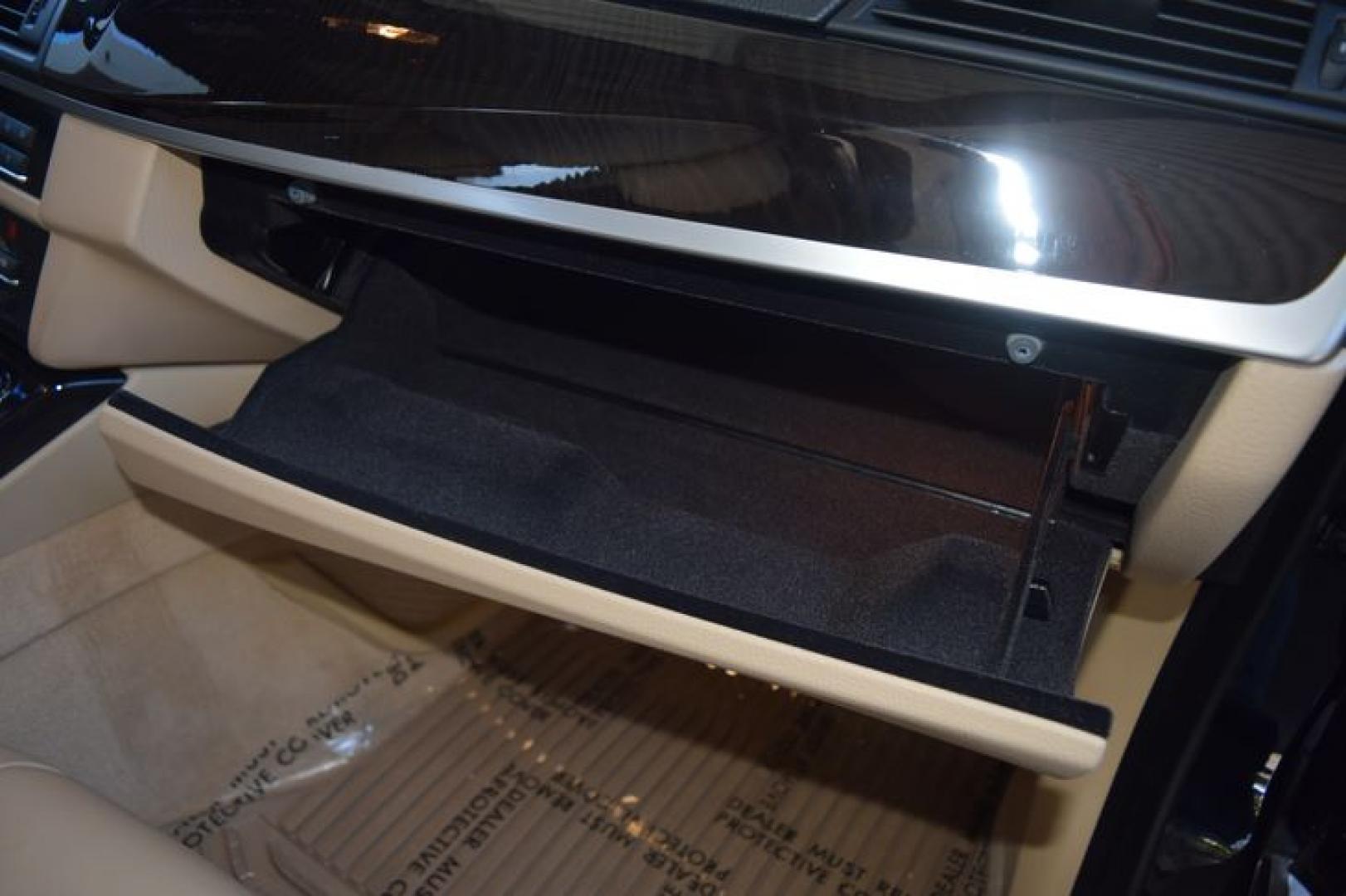 2014 Jet Black /Venetian Beige BMW 5-Series 535i (WBA5B1C52ED) with an 3.0L L6 DOHC 24V engine, Automatic transmission, located at 11056 N 23rd Dr #101, Phoenix, AZ, 85029, (623) 434-4252, 33.587704, -112.109962 - Photo#40