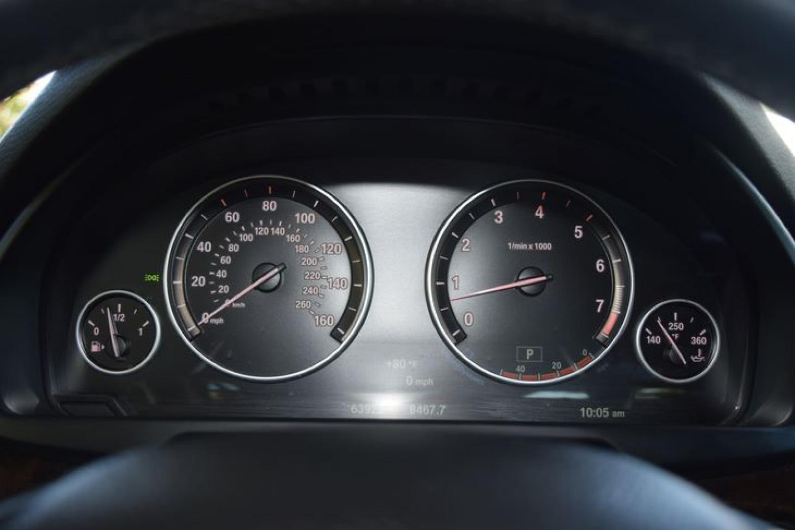 2015 Mineral Silver Metallic /Black BMW X5 sDrive35i (5UXKR2C58F0) with an 3.0L L6 DOHC 24V engine, 8-Speed Automatic transmission, located at 11056 N 23rd Dr #101, Phoenix, AZ, 85029, (623) 434-4252, 33.587704, -112.109962 - Photo#16