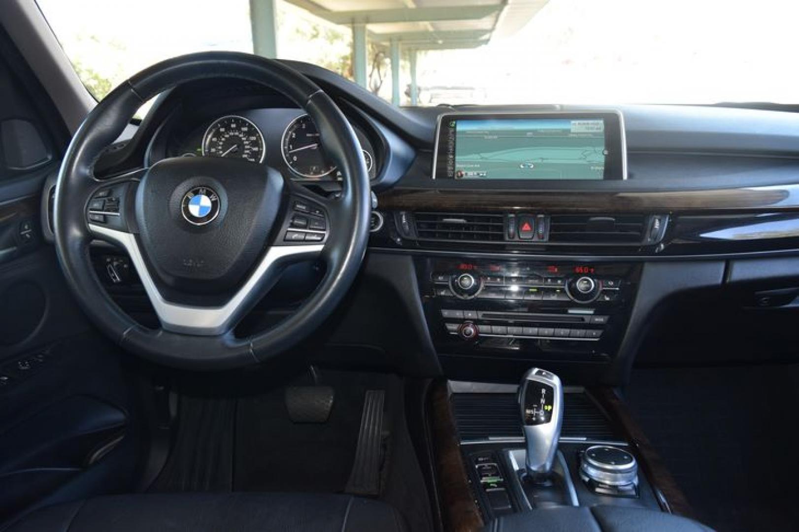 2015 Mineral Silver Metallic /Black BMW X5 sDrive35i (5UXKR2C58F0) with an 3.0L L6 DOHC 24V engine, 8-Speed Automatic transmission, located at 11056 N 23rd Dr #101, Phoenix, AZ, 85029, (623) 434-4252, 33.587704, -112.109962 - Photo#17