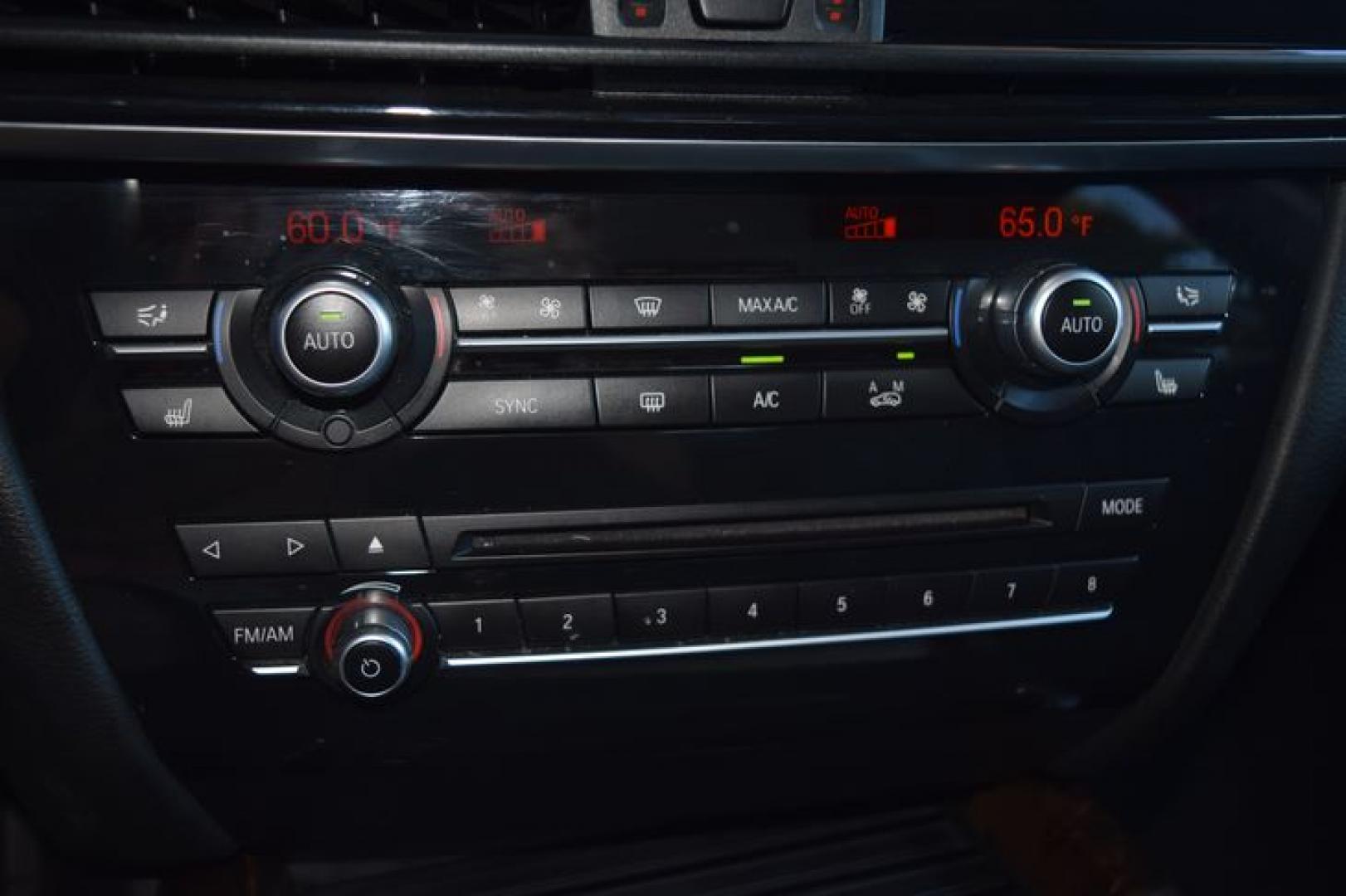 2015 Mineral Silver Metallic /Black BMW X5 sDrive35i (5UXKR2C58F0) with an 3.0L L6 DOHC 24V engine, 8-Speed Automatic transmission, located at 11056 N 23rd Dr #101, Phoenix, AZ, 85029, (623) 434-4252, 33.587704, -112.109962 - Photo#21