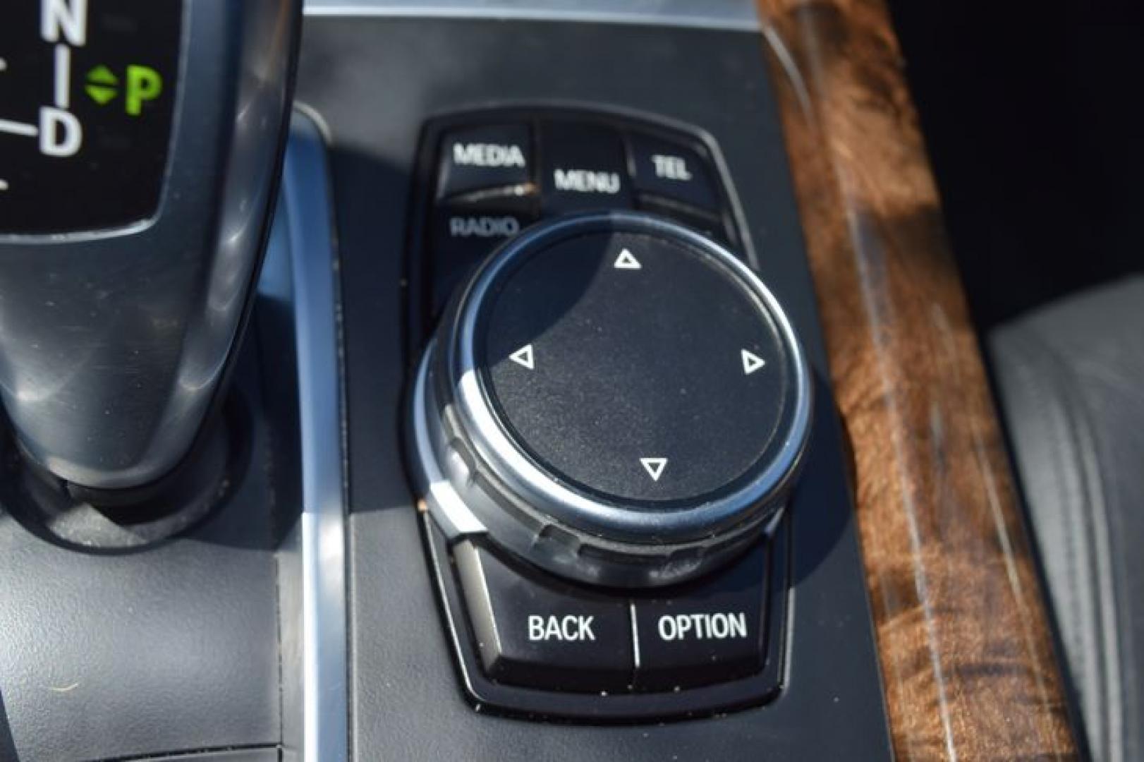 2015 Mineral Silver Metallic /Black BMW X5 sDrive35i (5UXKR2C58F0) with an 3.0L L6 DOHC 24V engine, 8-Speed Automatic transmission, located at 11056 N 23rd Dr #101, Phoenix, AZ, 85029, (623) 434-4252, 33.587704, -112.109962 - Photo#24