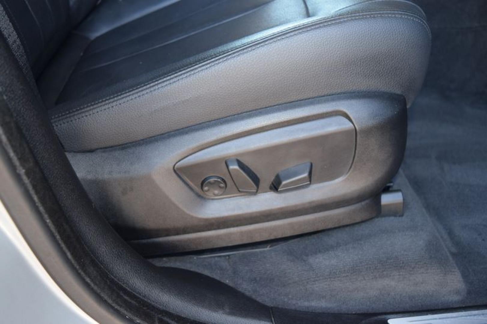 2015 Mineral Silver Metallic /Black BMW X5 sDrive35i (5UXKR2C58F0) with an 3.0L L6 DOHC 24V engine, 8-Speed Automatic transmission, located at 11056 N 23rd Dr #101, Phoenix, AZ, 85029, (623) 434-4252, 33.587704, -112.109962 - Photo#27