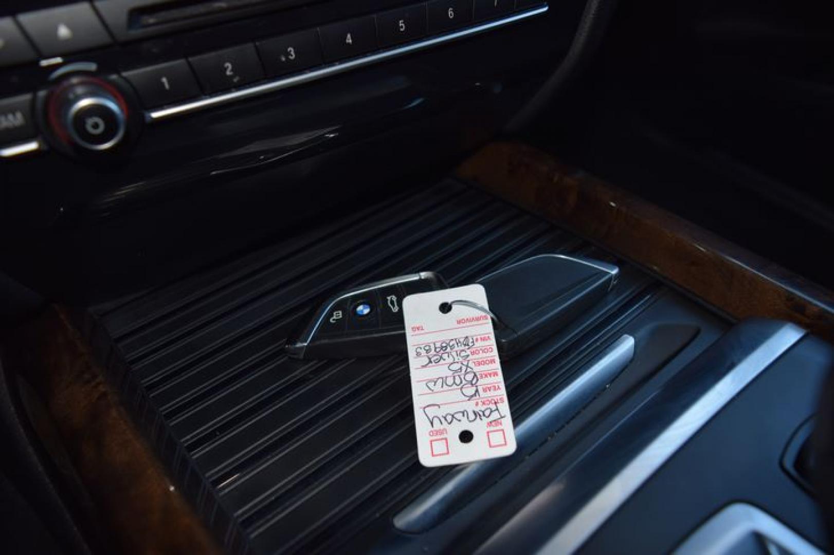 2015 Mineral Silver Metallic /Black BMW X5 sDrive35i (5UXKR2C58F0) with an 3.0L L6 DOHC 24V engine, 8-Speed Automatic transmission, located at 11056 N 23rd Dr #101, Phoenix, AZ, 85029, (623) 434-4252, 33.587704, -112.109962 - Photo#45