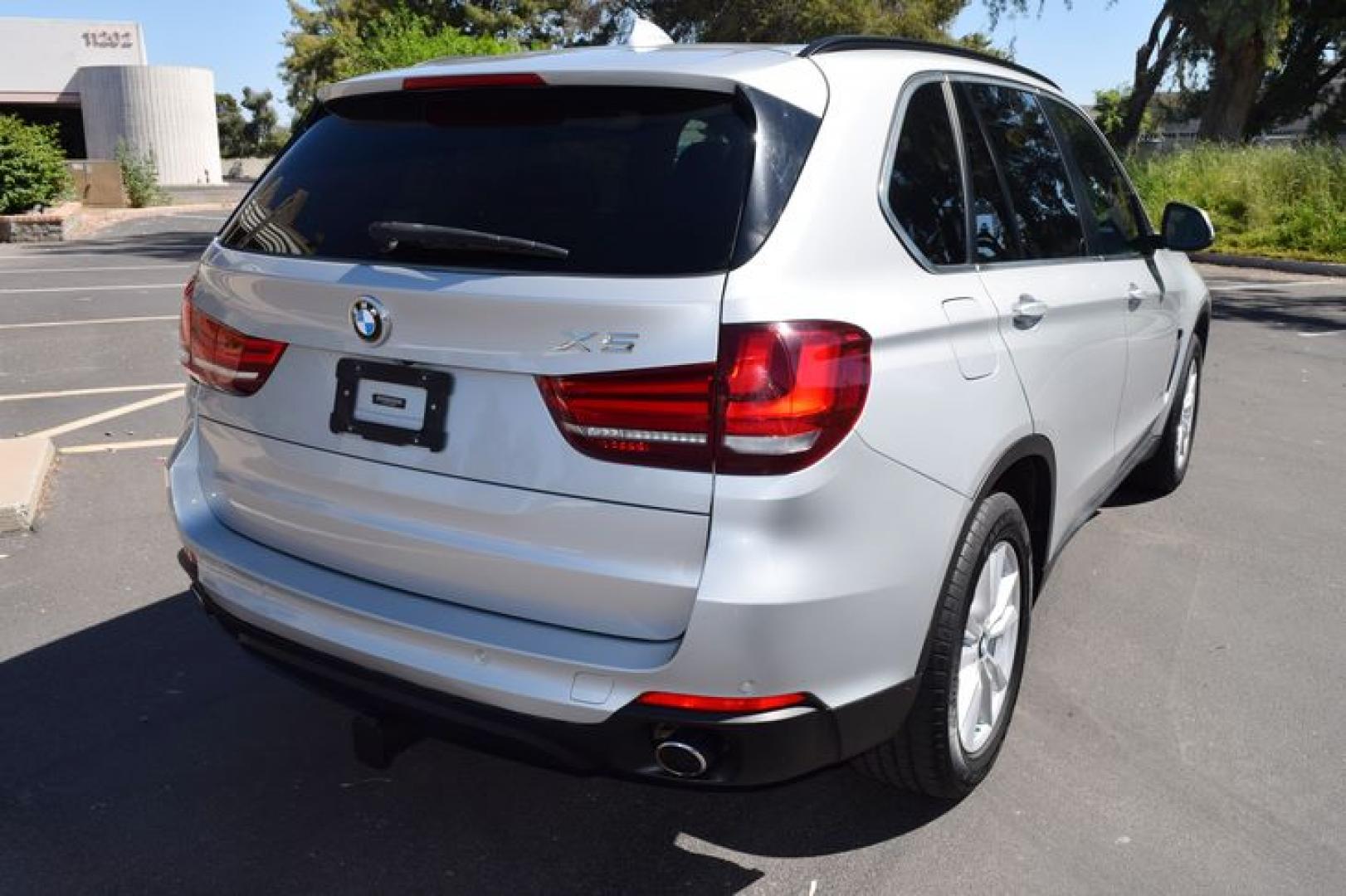 2015 Mineral Silver Metallic /Black BMW X5 sDrive35i (5UXKR2C58F0) with an 3.0L L6 DOHC 24V engine, 8-Speed Automatic transmission, located at 11056 N 23rd Dr #101, Phoenix, AZ, 85029, (623) 434-4252, 33.587704, -112.109962 - Photo#5