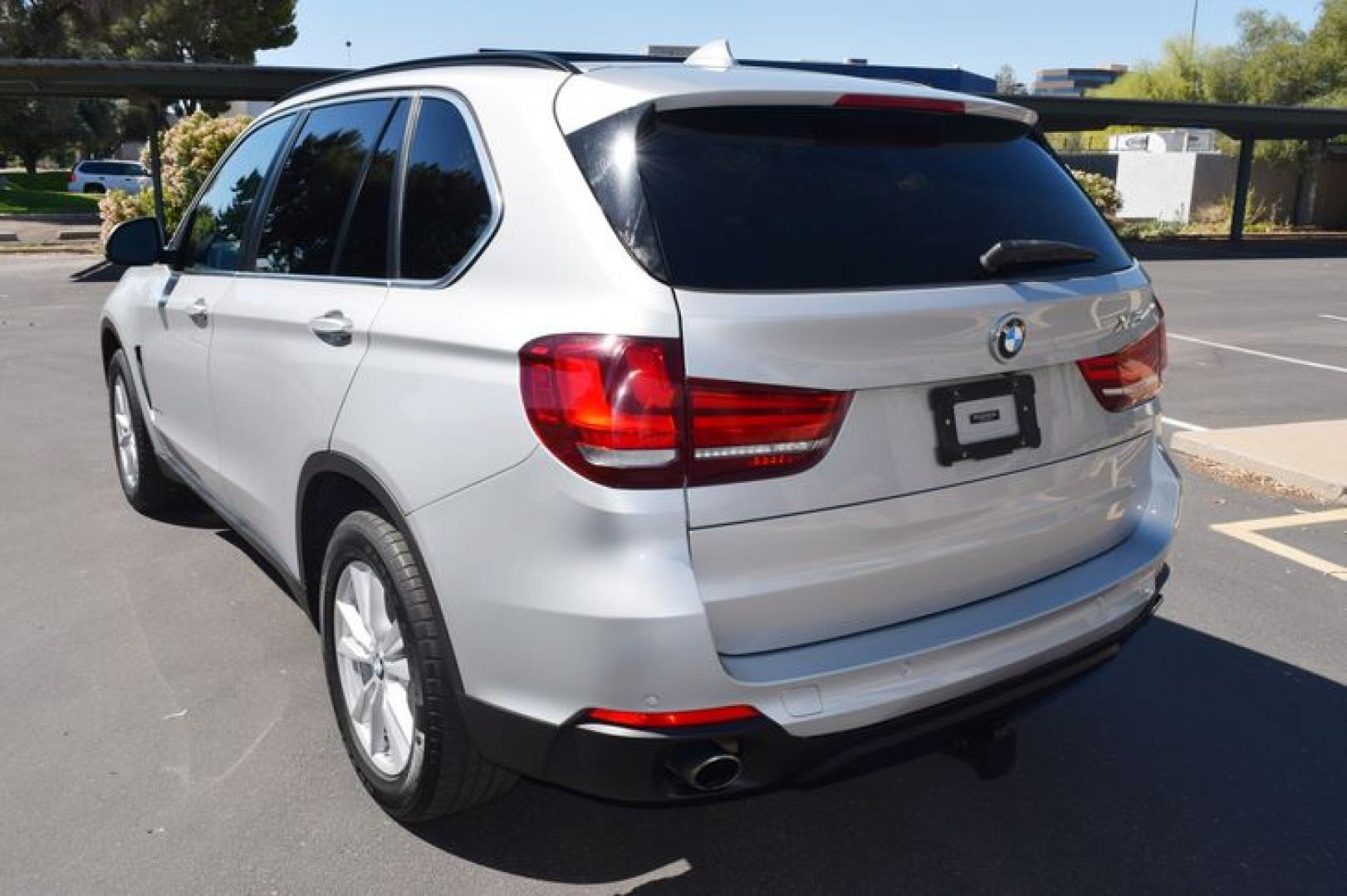 2015 Mineral Silver Metallic /Black BMW X5 sDrive35i (5UXKR2C58F0) with an 3.0L L6 DOHC 24V engine, 8-Speed Automatic transmission, located at 11056 N 23rd Dr #101, Phoenix, AZ, 85029, (623) 434-4252, 33.587704, -112.109962 - Photo#6