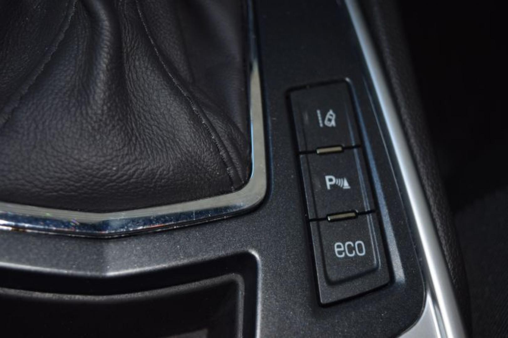 2016 Radiant Silver Metallic /Ebony with Ebony accents Cadillac SRX Luxury Collection AWD (3GYFNEE31GS) with an 3.6L V6 DOHC 24V FFV engine, Automatic transmission, located at 11056 N 23rd Dr #101, Phoenix, AZ, 85029, (623) 434-4252, 33.587704, -112.109962 - Photo#20