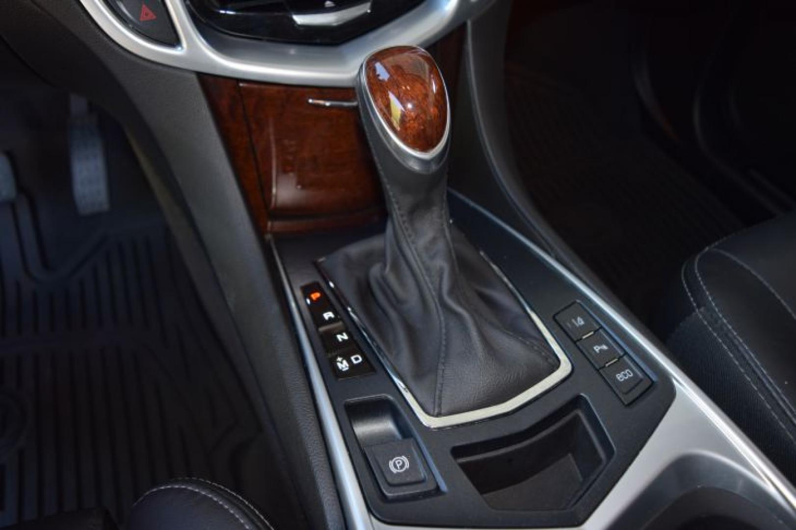 2016 Radiant Silver Metallic /Ebony with Ebony accents Cadillac SRX Luxury Collection AWD (3GYFNEE31GS) with an 3.6L V6 DOHC 24V FFV engine, Automatic transmission, located at 11056 N 23rd Dr #101, Phoenix, AZ, 85029, (623) 434-4252, 33.587704, -112.109962 - Photo#21