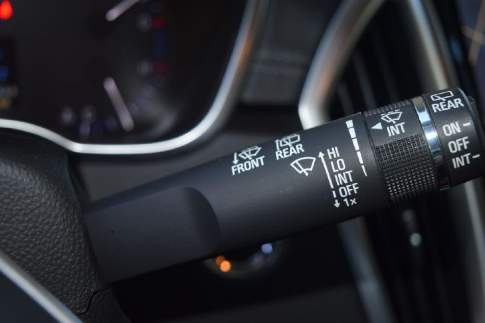 2016 Radiant Silver Metallic /Ebony with Ebony accents Cadillac SRX Luxury Collection AWD (3GYFNEE31GS) with an 3.6L V6 DOHC 24V FFV engine, Automatic transmission, located at 11056 N 23rd Dr #101, Phoenix, AZ, 85029, (623) 434-4252, 33.587704, -112.109962 - Photo#33