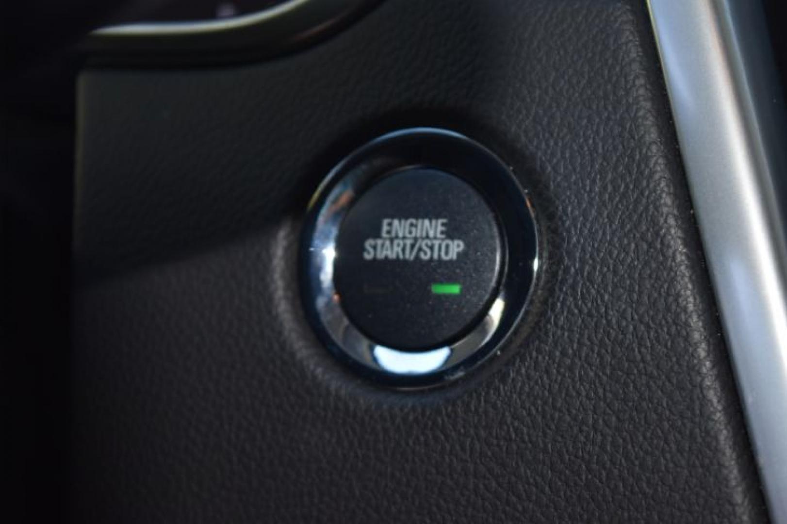 2016 Radiant Silver Metallic /Ebony with Ebony accents Cadillac SRX Luxury Collection AWD (3GYFNEE31GS) with an 3.6L V6 DOHC 24V FFV engine, Automatic transmission, located at 11056 N 23rd Dr #101, Phoenix, AZ, 85029, (623) 434-4252, 33.587704, -112.109962 - Photo#34