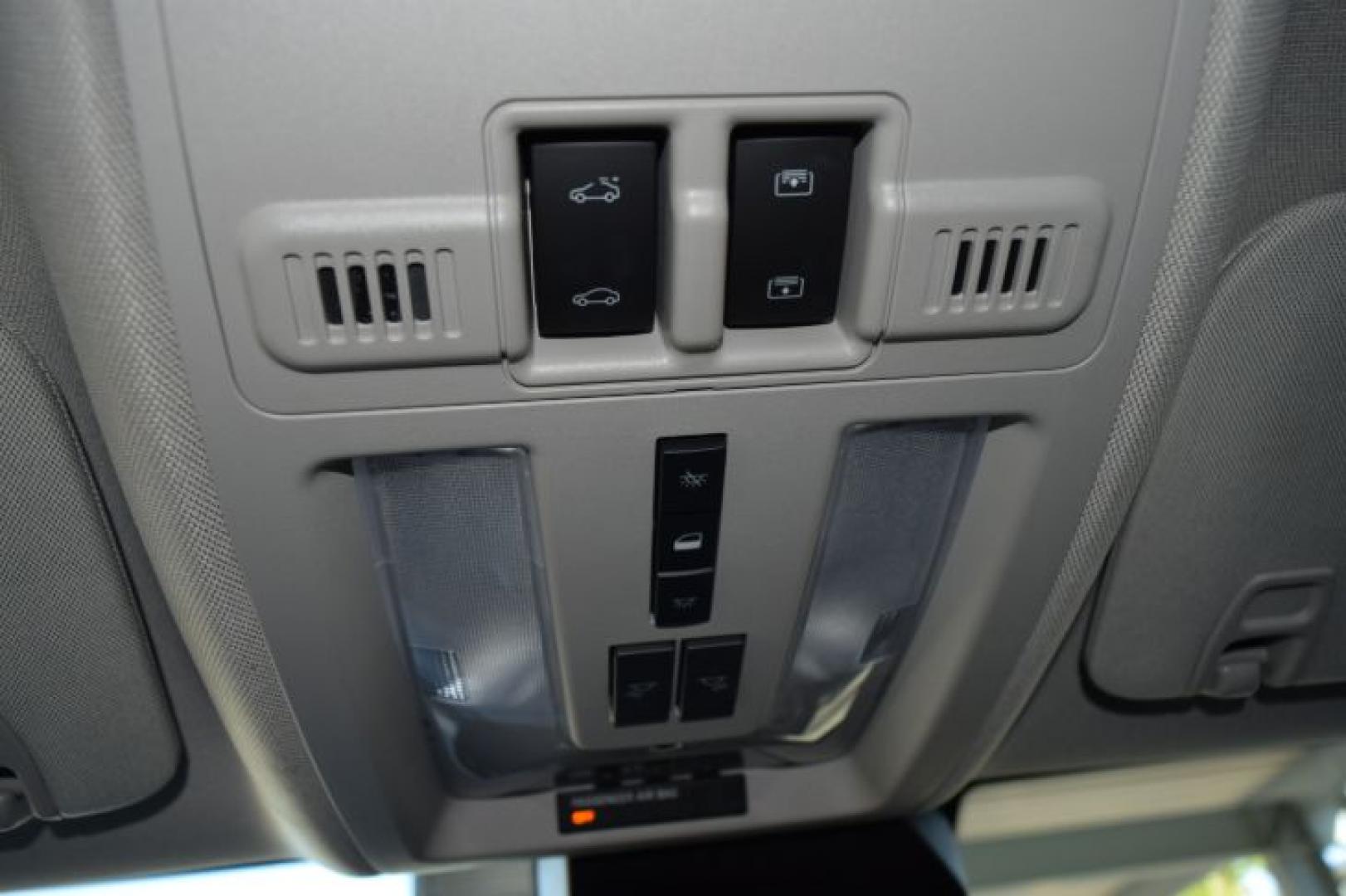 2016 Radiant Silver Metallic /Ebony with Ebony accents Cadillac SRX Luxury Collection AWD (3GYFNEE31GS) with an 3.6L V6 DOHC 24V FFV engine, Automatic transmission, located at 11056 N 23rd Dr #101, Phoenix, AZ, 85029, (623) 434-4252, 33.587704, -112.109962 - Photo#35