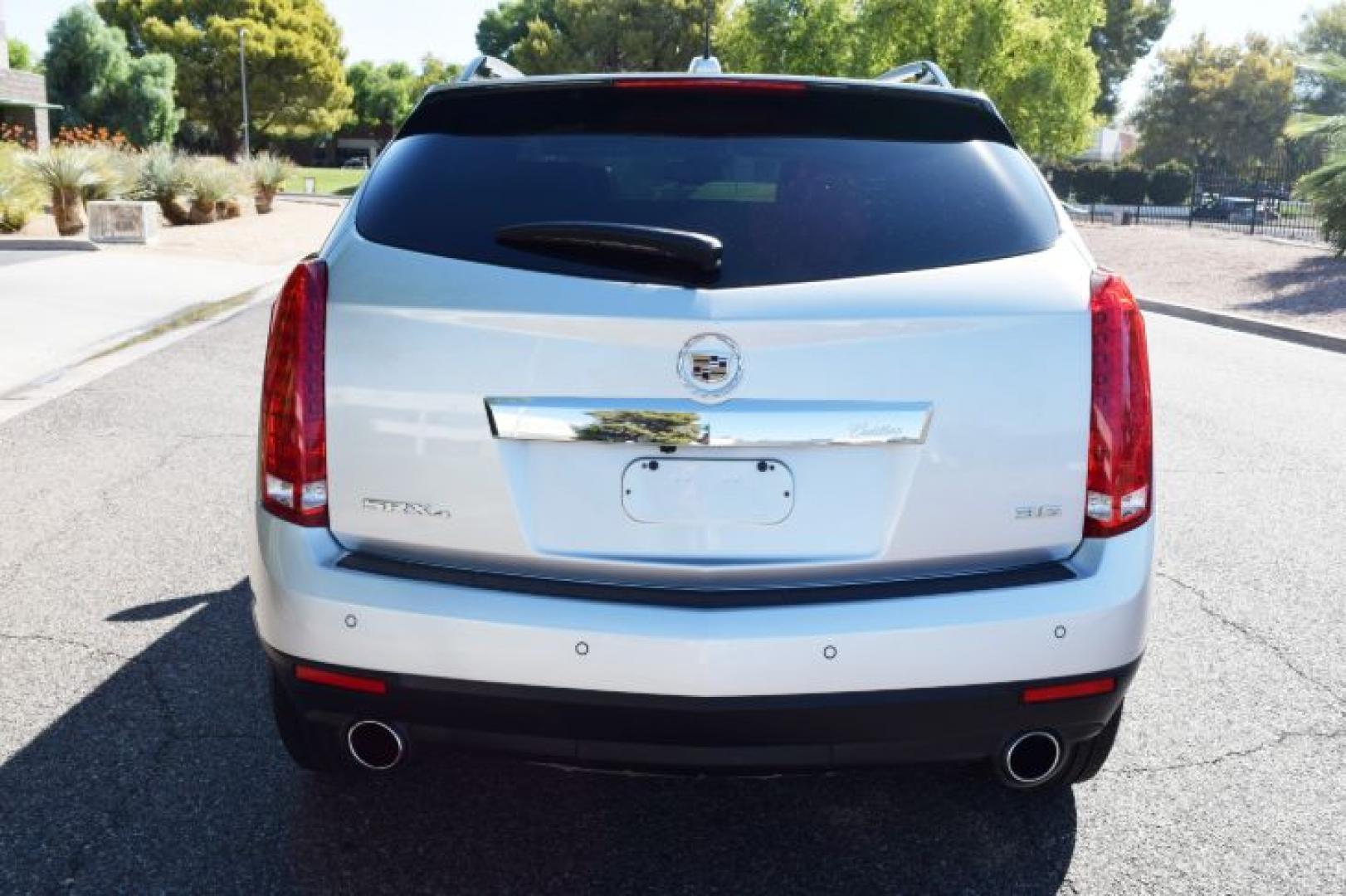2016 Radiant Silver Metallic /Ebony with Ebony accents Cadillac SRX Luxury Collection AWD (3GYFNEE31GS) with an 3.6L V6 DOHC 24V FFV engine, Automatic transmission, located at 11056 N 23rd Dr #101, Phoenix, AZ, 85029, (623) 434-4252, 33.587704, -112.109962 - Photo#7