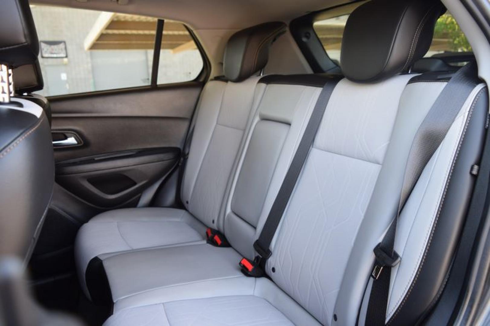 2018 Nightfall Gray Metallic /Jet Black Chevrolet Trax LT FWD (3GNCJLSBXJL) with an 1.4L L4 DOHC 16V engine, Automatic transmission, located at 11056 N 23rd Dr #101, Phoenix, AZ, 85029, (623) 434-4252, 33.587704, -112.109962 - Photo#10