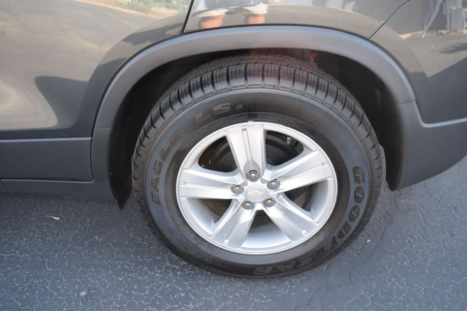 2018 Nightfall Gray Metallic /Jet Black Chevrolet Trax LT FWD (3GNCJLSBXJL) with an 1.4L L4 DOHC 16V engine, Automatic transmission, located at 11056 N 23rd Dr #101, Phoenix, AZ, 85029, (623) 434-4252, 33.587704, -112.109962 - Photo#32